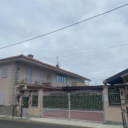 La Casa Di Cate & Adry Bed & Breakfast Envie Екстериор снимка