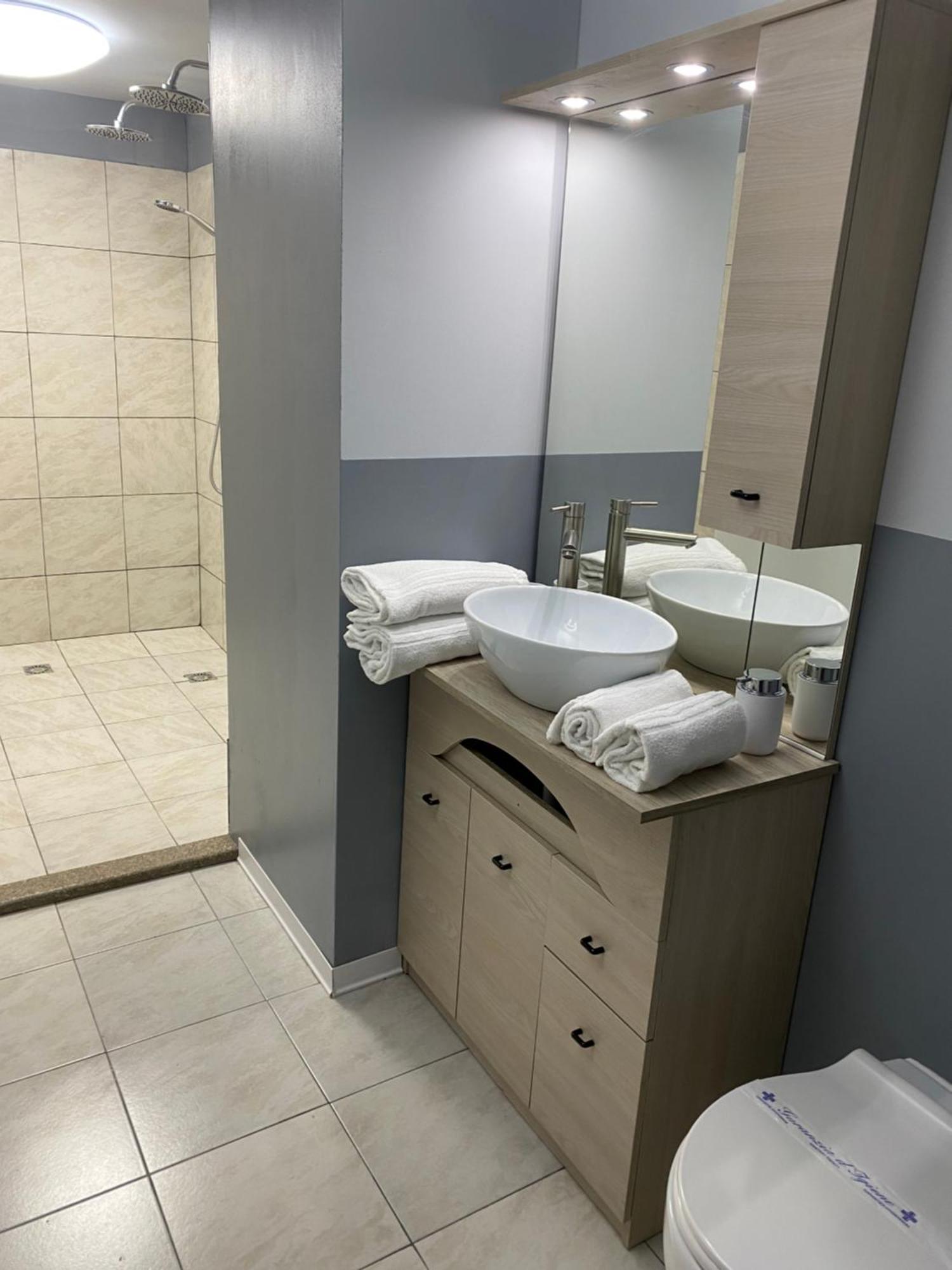 La Casa Di Cate & Adry Bed & Breakfast Envie Екстериор снимка