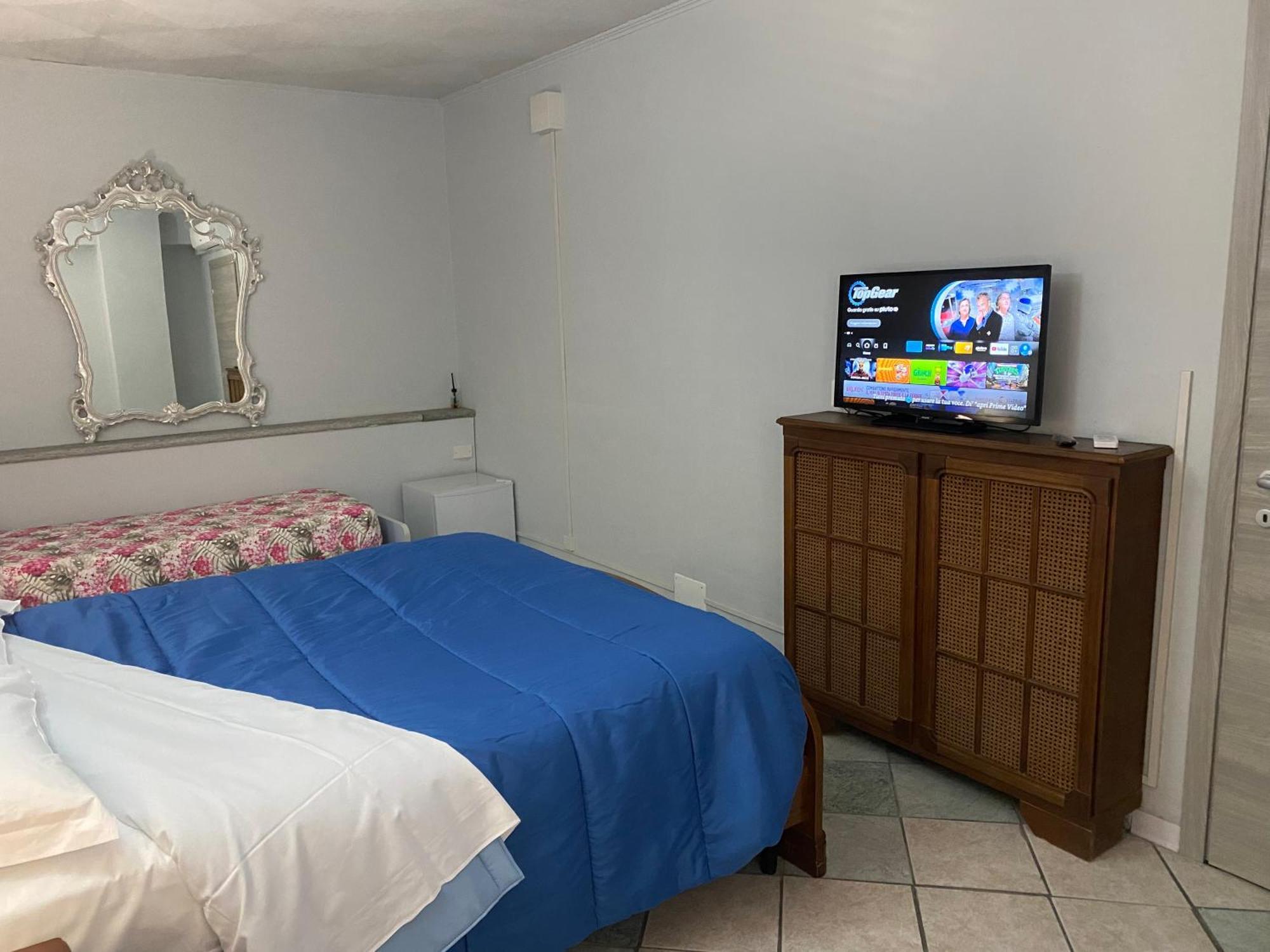 La Casa Di Cate & Adry Bed & Breakfast Envie Екстериор снимка