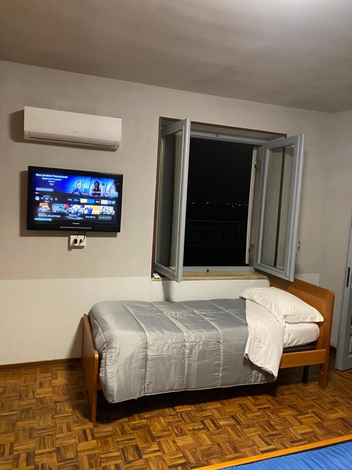 La Casa Di Cate & Adry Bed & Breakfast Envie Екстериор снимка