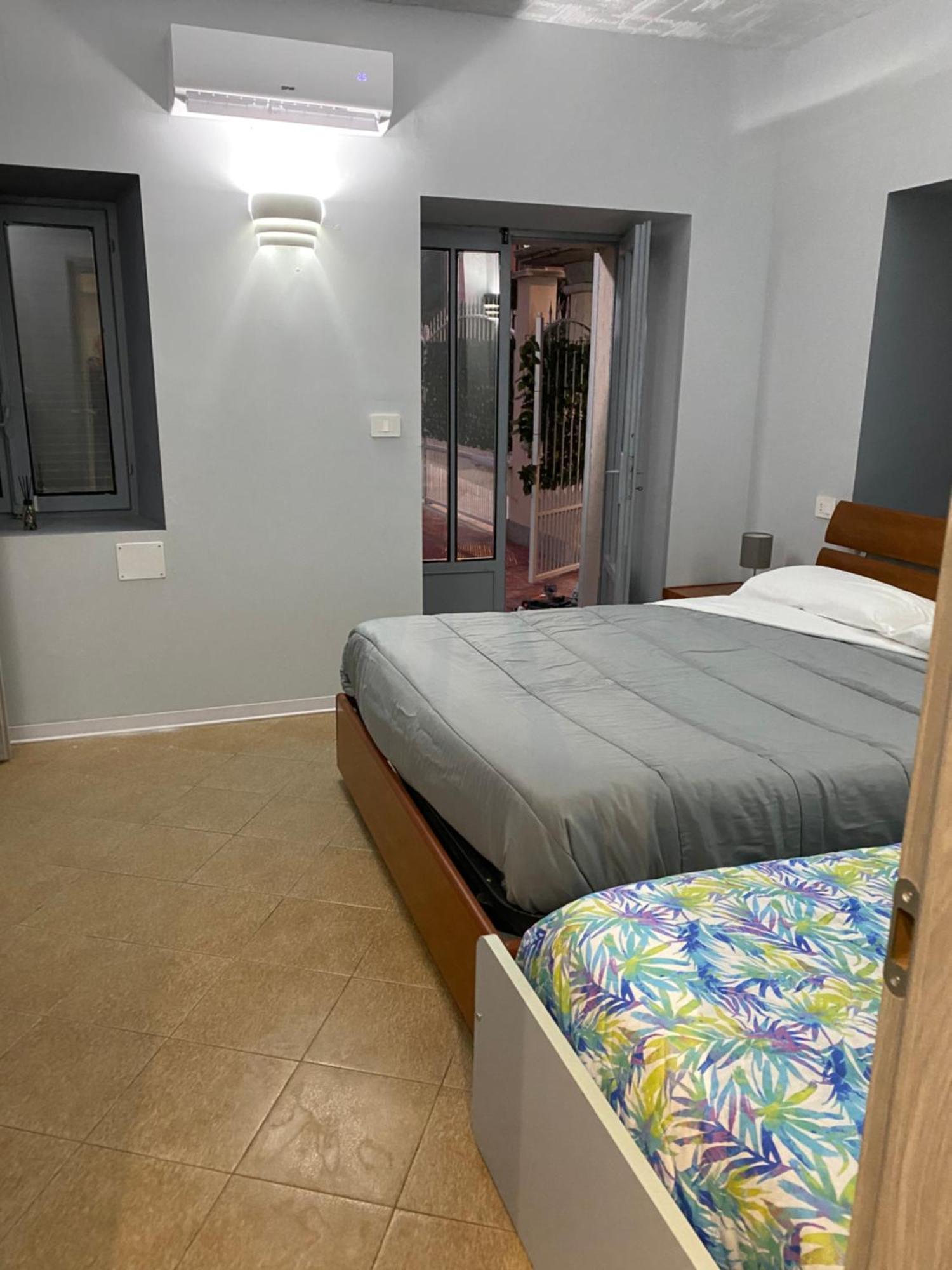 La Casa Di Cate & Adry Bed & Breakfast Envie Екстериор снимка