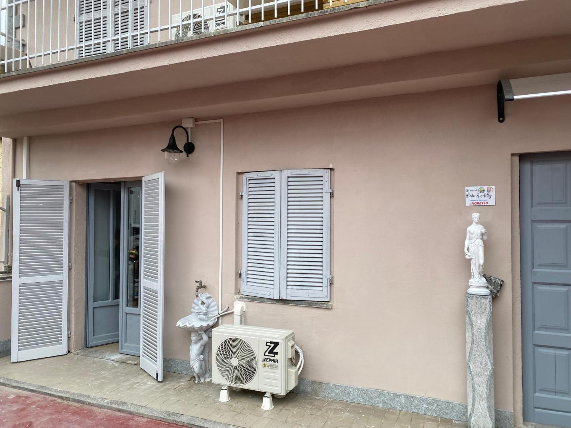 La Casa Di Cate & Adry Bed & Breakfast Envie Екстериор снимка