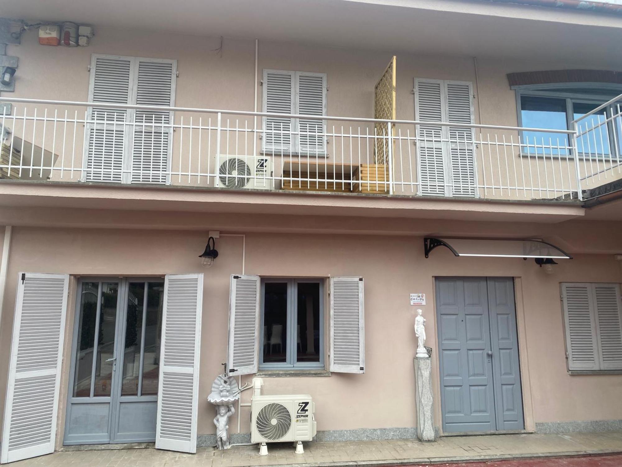 La Casa Di Cate & Adry Bed & Breakfast Envie Екстериор снимка