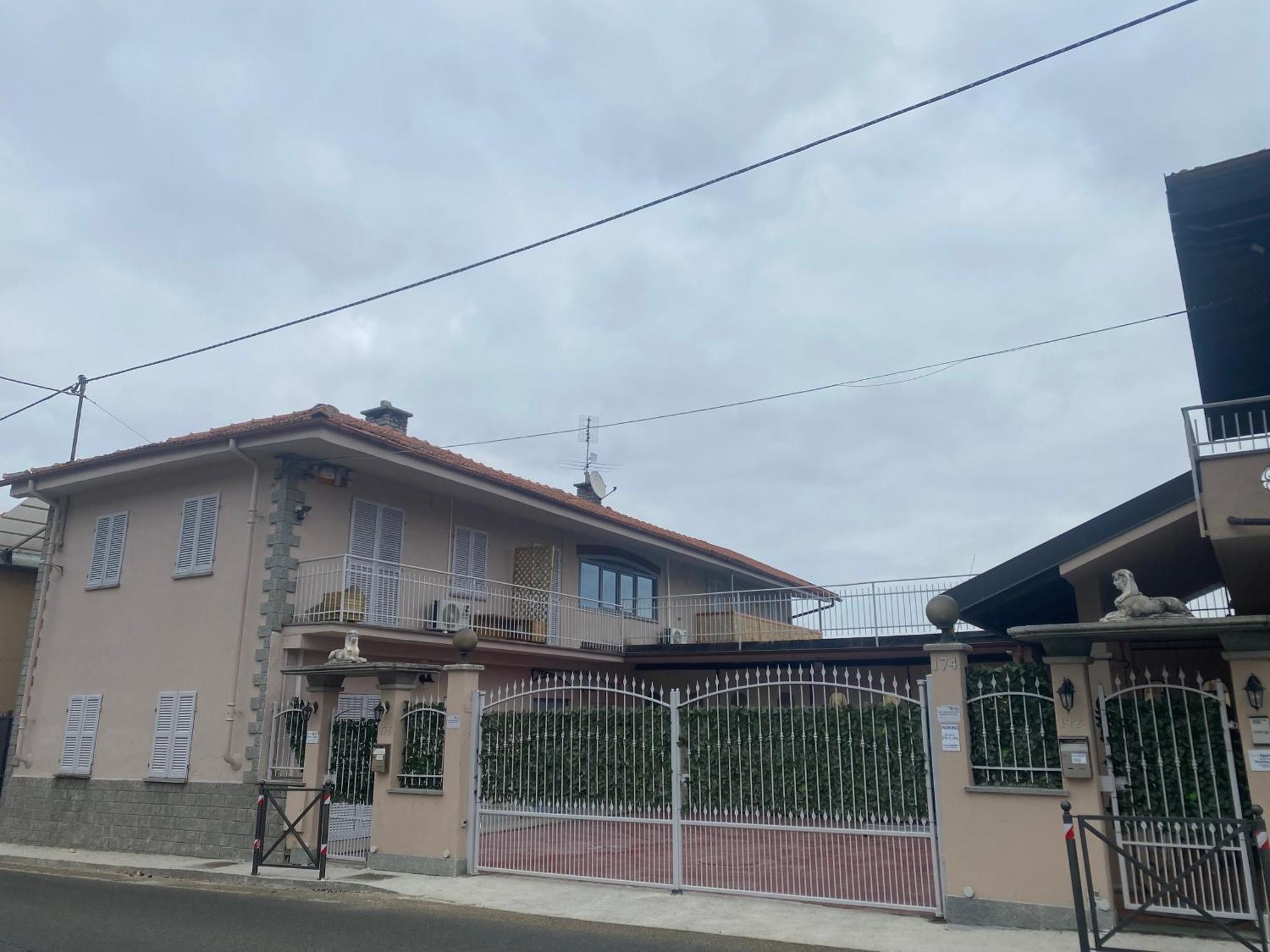 La Casa Di Cate & Adry Bed & Breakfast Envie Екстериор снимка