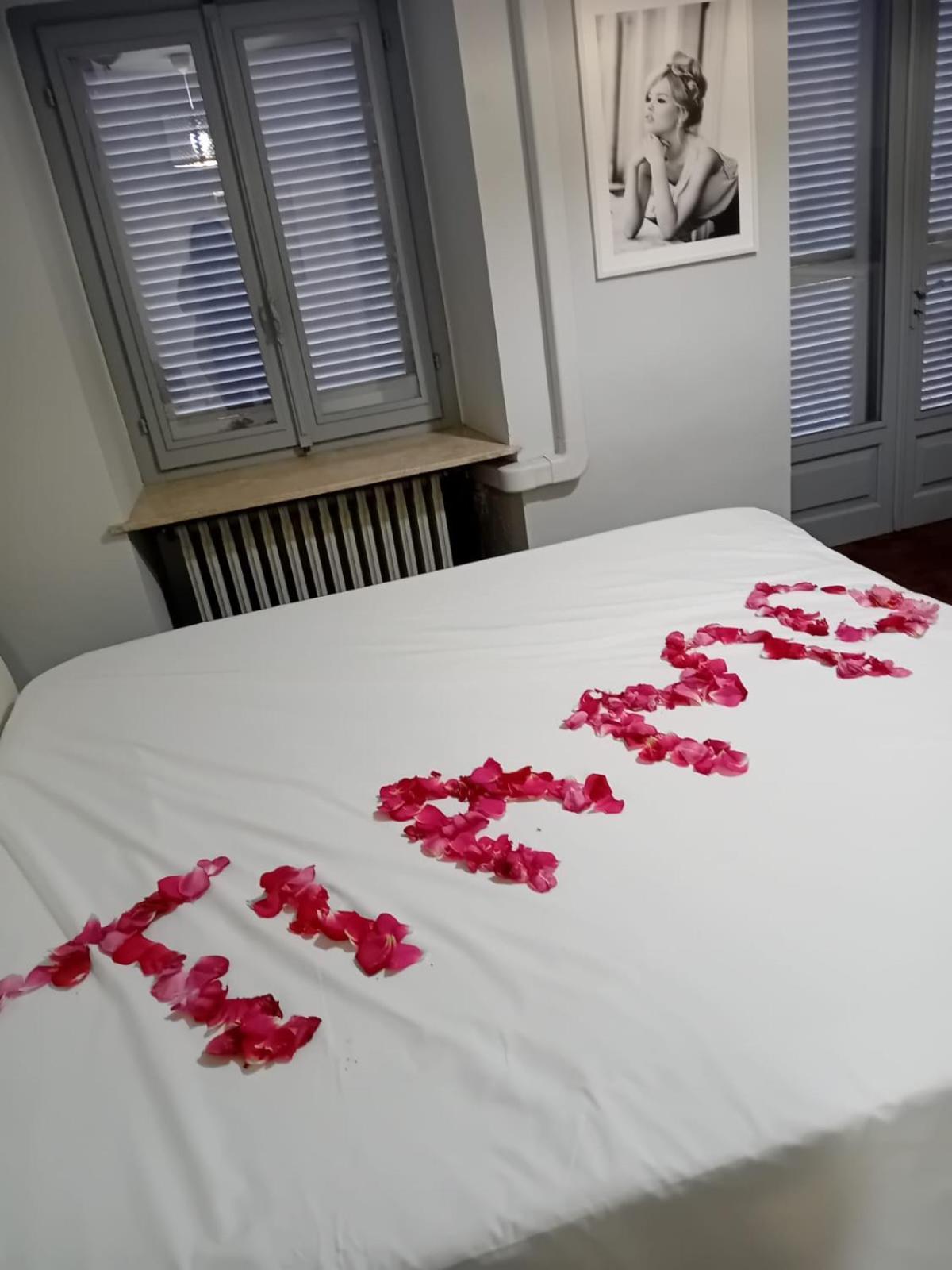 La Casa Di Cate & Adry Bed & Breakfast Envie Екстериор снимка